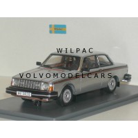 Volvo 242 GT 240 1978 zilvergrijs met. Neo 1:43
