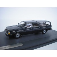 Volvo 245 Transfer 1978 donkerblauw MATRIX 1:43