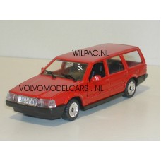 Volvo 760 GLE estate 1988 rood Polistil 1:43