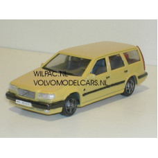 Volvo 850 T5-R Estate vanille geel op basis van AHC 1:43