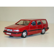 Volvo 850 Estate 1994 rood Minichamps 1:43