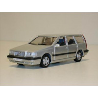 Volvo 850 Estate 1995 zilvergrijs met. AHC 1:43