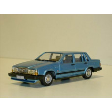 Volvo 740 GL 1987 lichtblauw metallic Rob Eddie RE32c 1:43