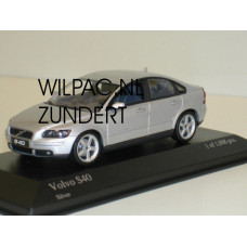 Volvo S40 2003 zilvergrijs metallic Minichamps 1:43