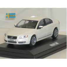 Volvo S80 2009 wit metallic Motor Art 1:43