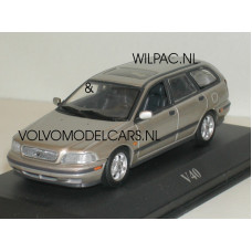 Volvo V40 1996 champagne metallic Minichamps 1:43