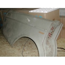 1254170 NOS achterscherm RECHTS Volvo 145 -1974