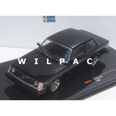 Volvo 242 custom 1980 zwart Ixo 1:43