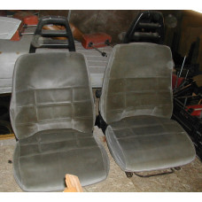 Voorstoelen en achterbank Volvo 260 grijs pluche / gebruikt