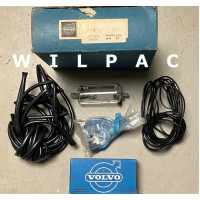 283971 NOS set motorruimte e/o kofferbak verlichting Volvo 240 / 260 