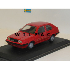 Volvo 340 3 deurs rood Hauteville 1:43 MARGE