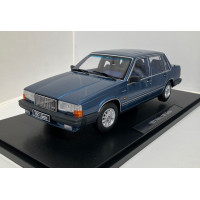 Volvo 760 Turbo 1985 1:18 blauw metallic Triple 9