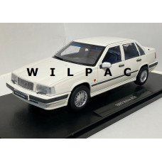 Volvo 850 GLE sedan 1993 1:18 wit Triple 9