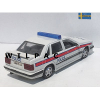 Volvo 850 T5 Engelse Politie Police Code 3 o.b.v. AHC 1:43