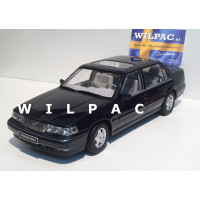 Volvo 960 sedan 1996 1:18 blauw metallic Triple 9