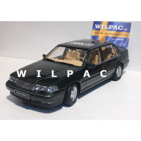 Volvo 960 sedan 1996 1:18 groen metallic Triple 9