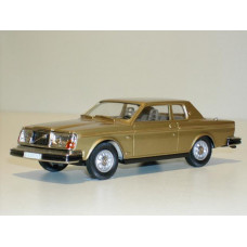 Volvo 262C Bertone goud metallic 1977 Rob Eddie RE17b 1:43