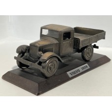 Volvo LV4 LV40 1928 bakwagen brons op houten sokkel 1:32