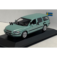 Volvo V70 2000 lichtgroen metallic Maxichamps 1:43